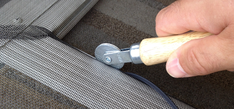 metal screen door repair in Seaview